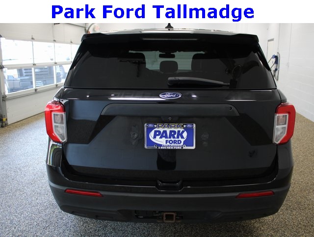 2021 Ford Explorer photo 2