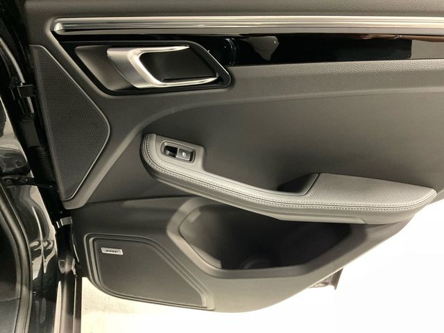 2024 Porsche Macan Base photo 15