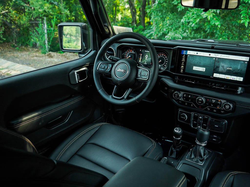 2025 Jeep Gladiator Sport photo 12
