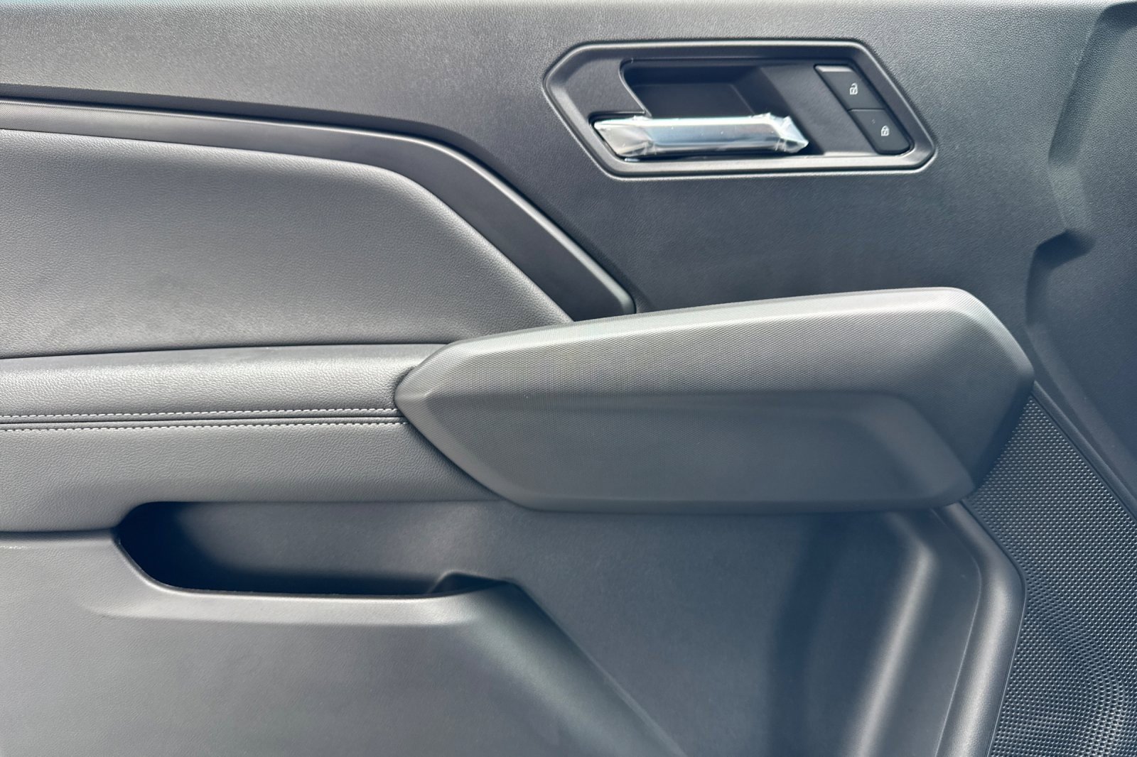 2025 Chevrolet Colorado Work Truck LT photo 11