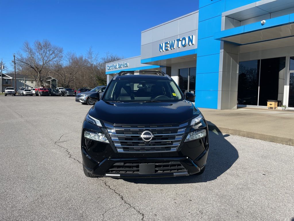 2024 Nissan Rogue Platinum photo 2