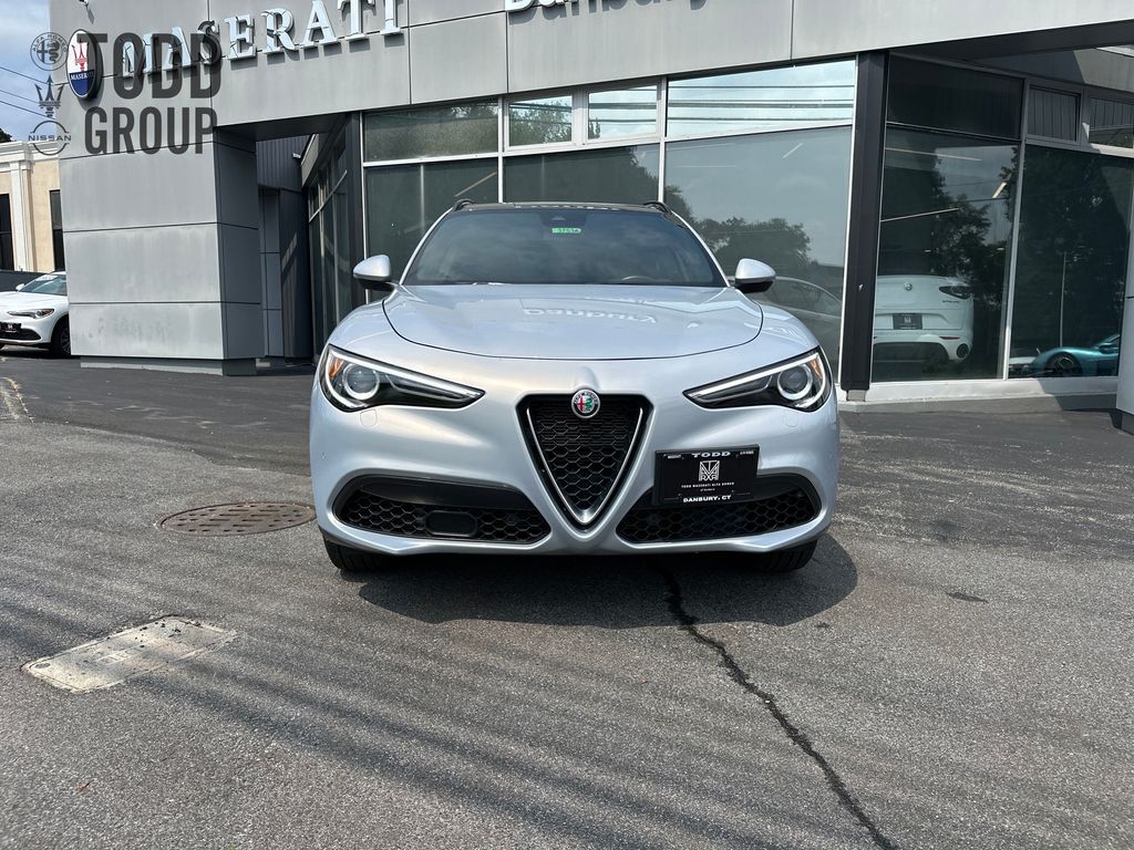 2022 Alfa Romeo Stelvio Ti photo 8