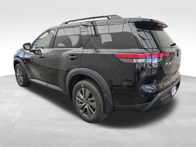 2025 Nissan Pathfinder SV photo 2