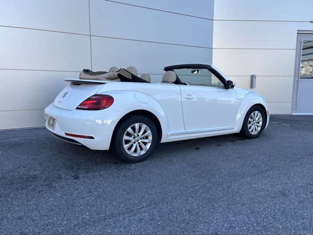 2019 Volkswagen Beetle Convertible S photo 17