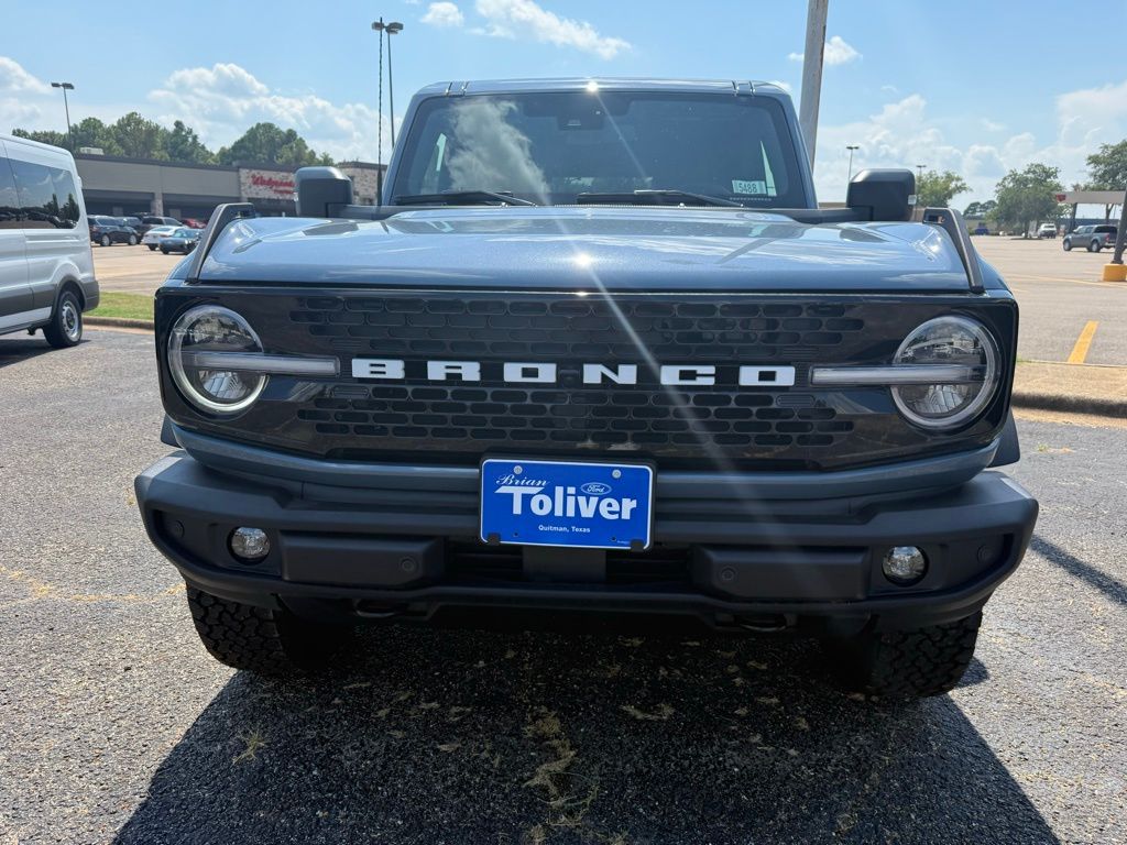 2025 Ford Bronco Outer Banks photo 3