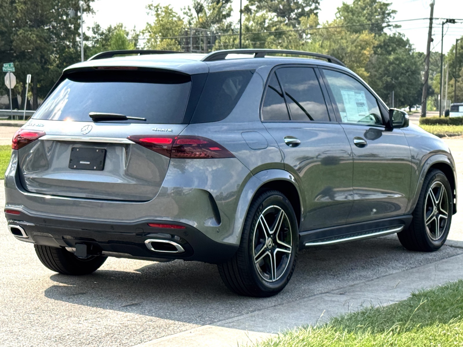 2026 Mercedes Benz GLE 450 4MATIC photo 3