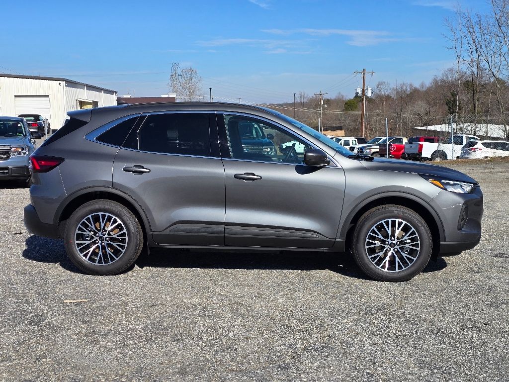 2025 Ford Escape Plug-In Hybrid photo 6