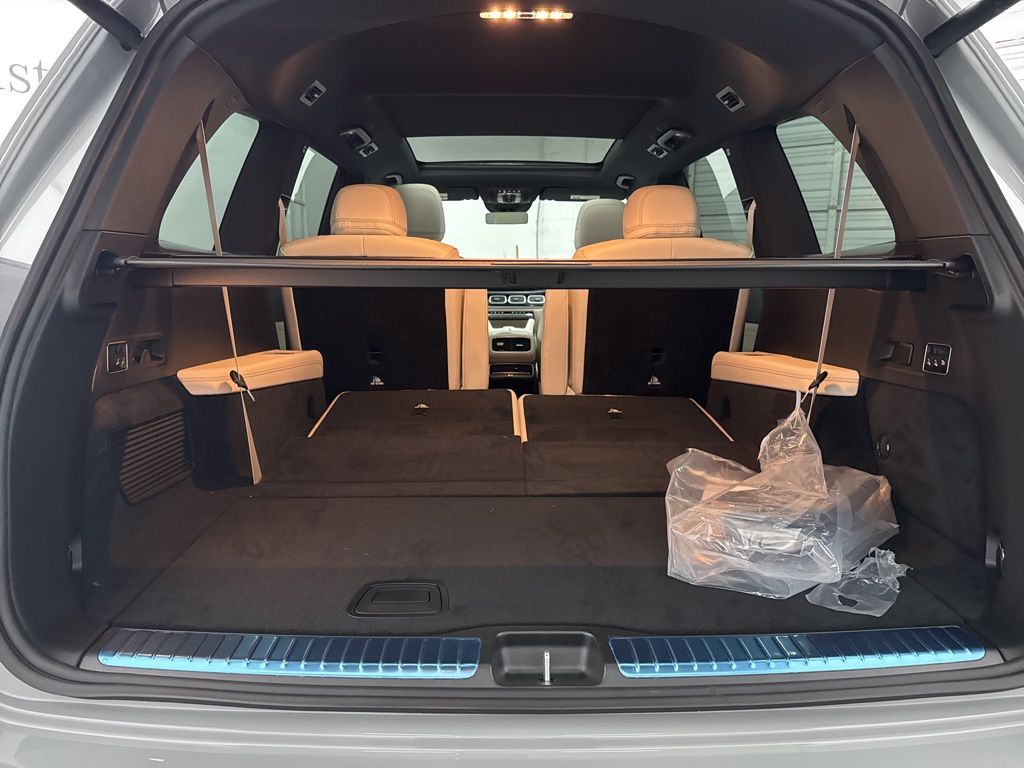 2026 Mercedes Benz GLS 450 4MATIC photo 23