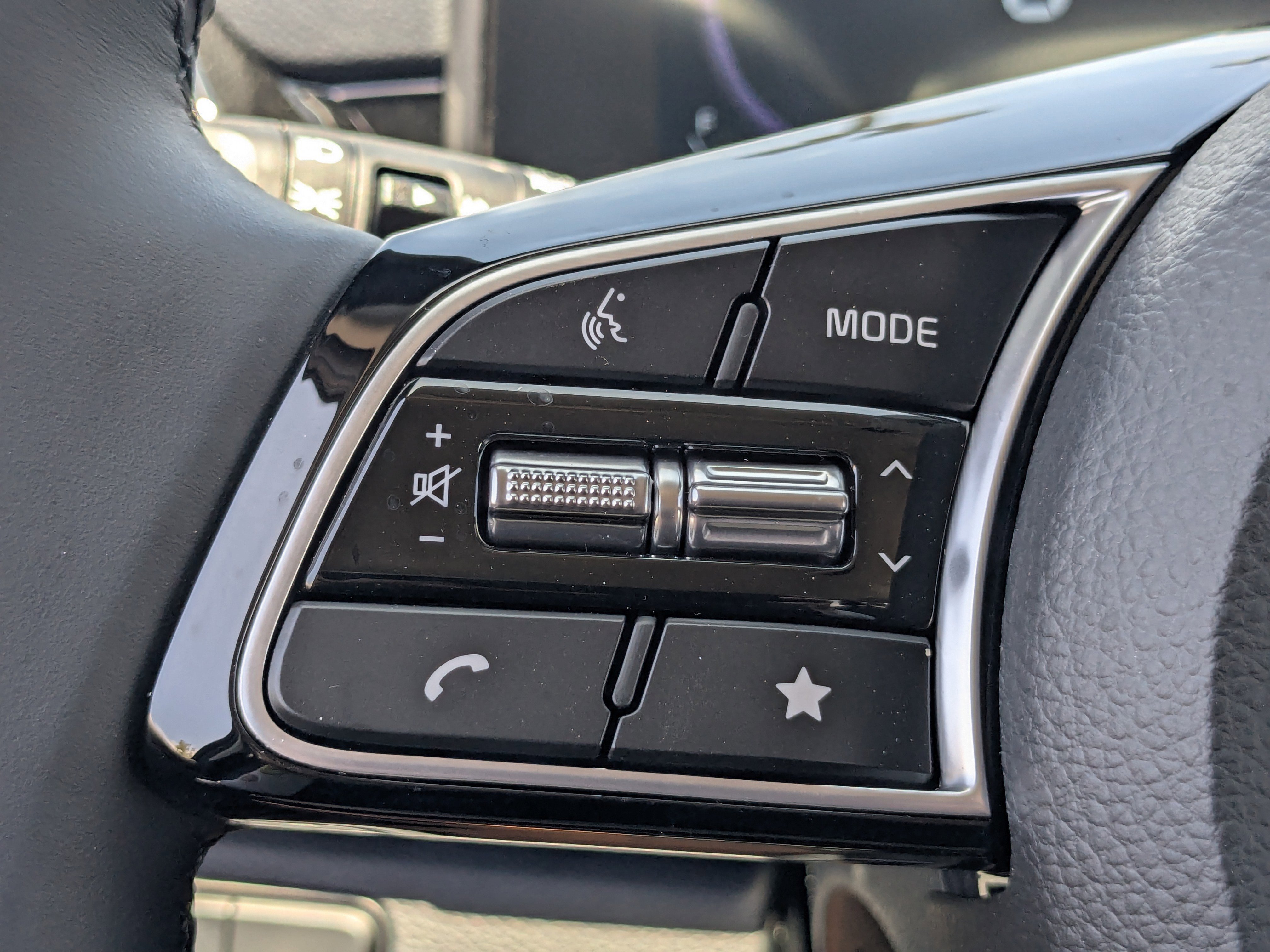 2025 Kia Seltos S photo 2