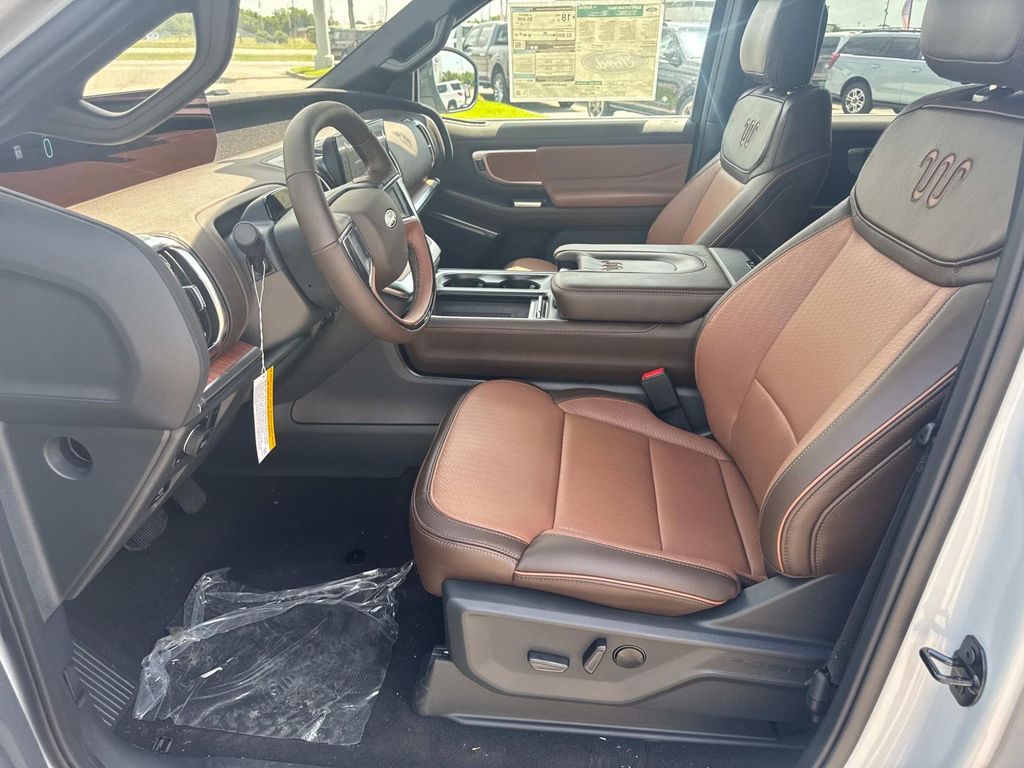 2025 Ford Expedition MAX King Ranch photo 8