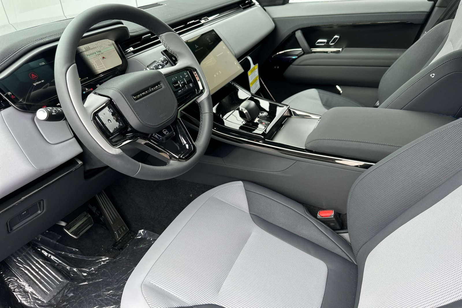 2025 Land Rover Range Rover Sport photo 8
