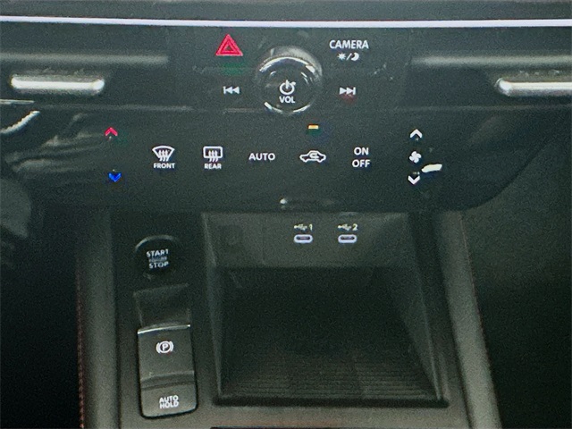 2025 Nissan Kicks SR photo 15