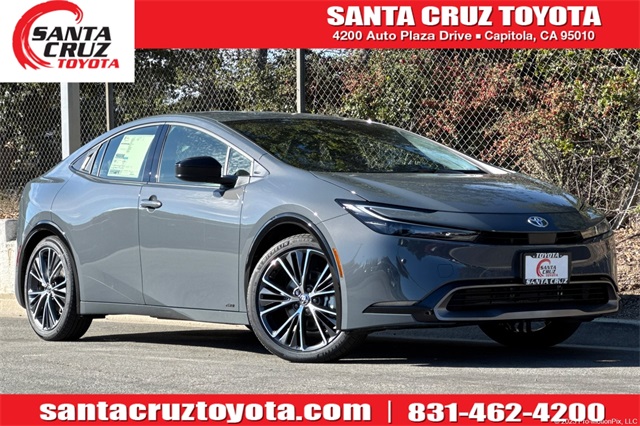 2026 Toyota Prius XLE's photo