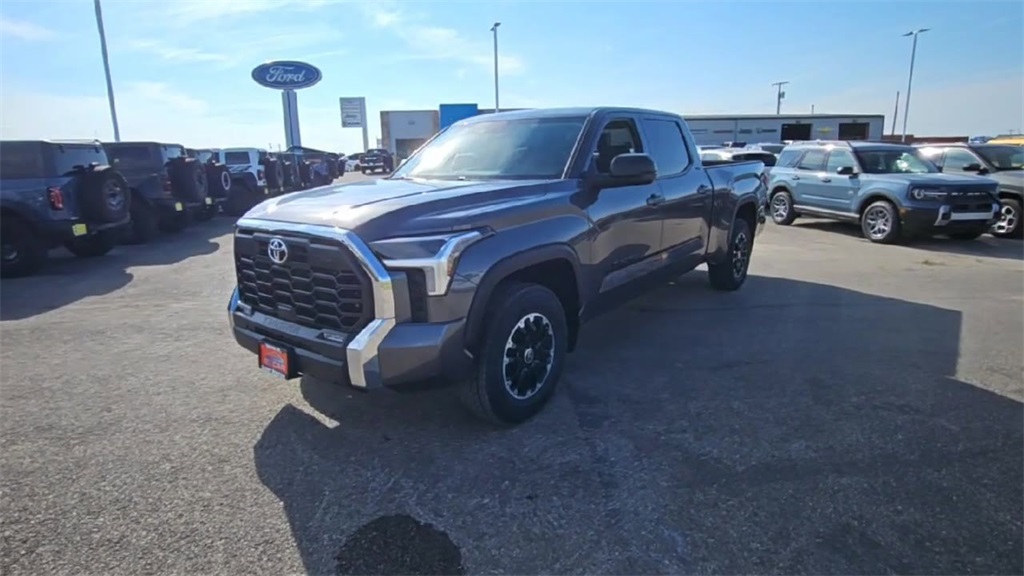 2023 Toyota Tundra SR5 photo 4