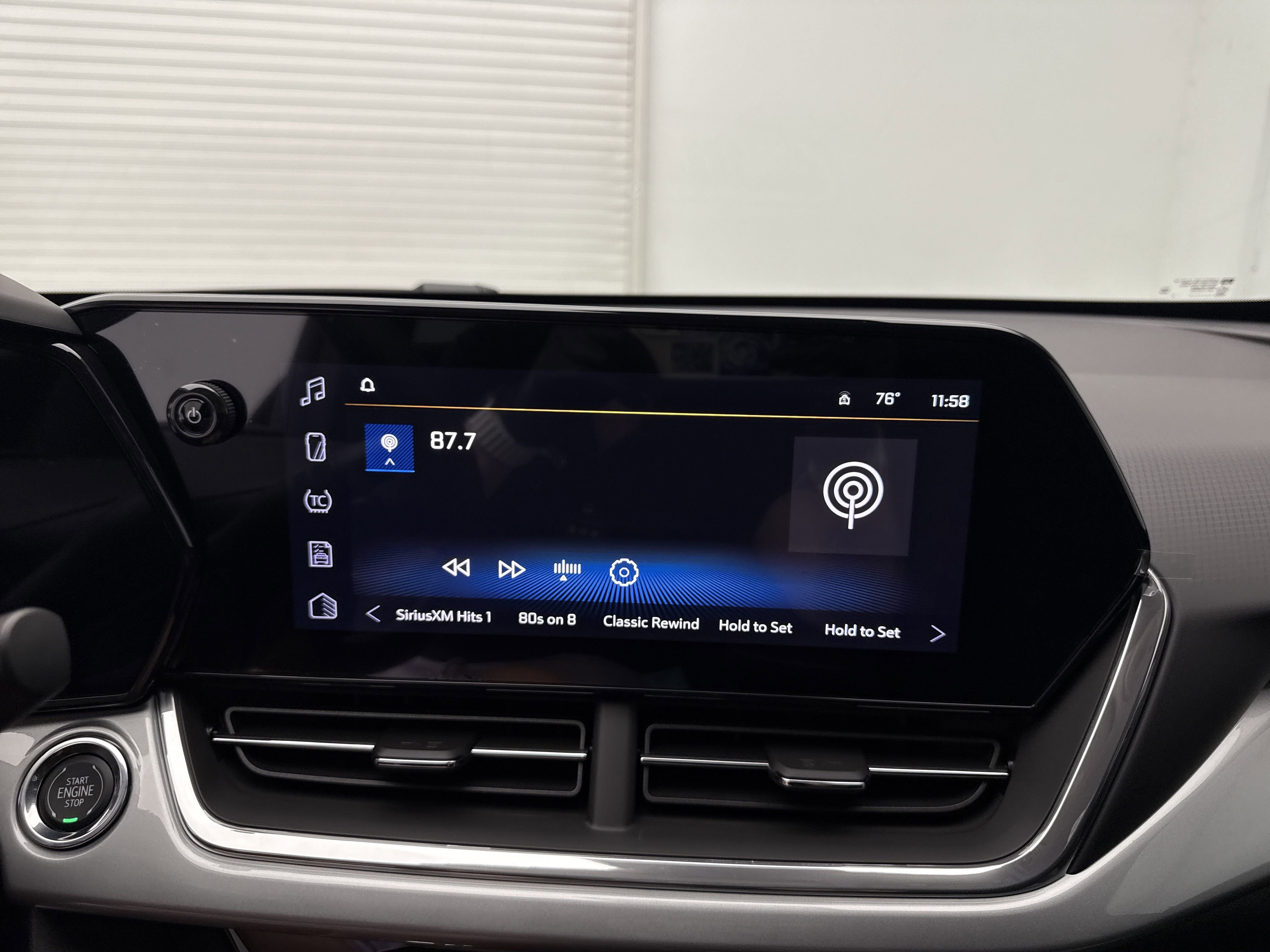 2025 Chevrolet Trax LT photo 25