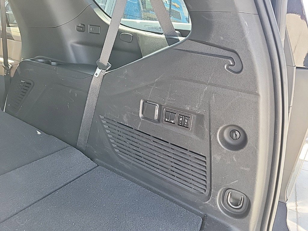 2023 Chevrolet Tahoe Premier photo 11