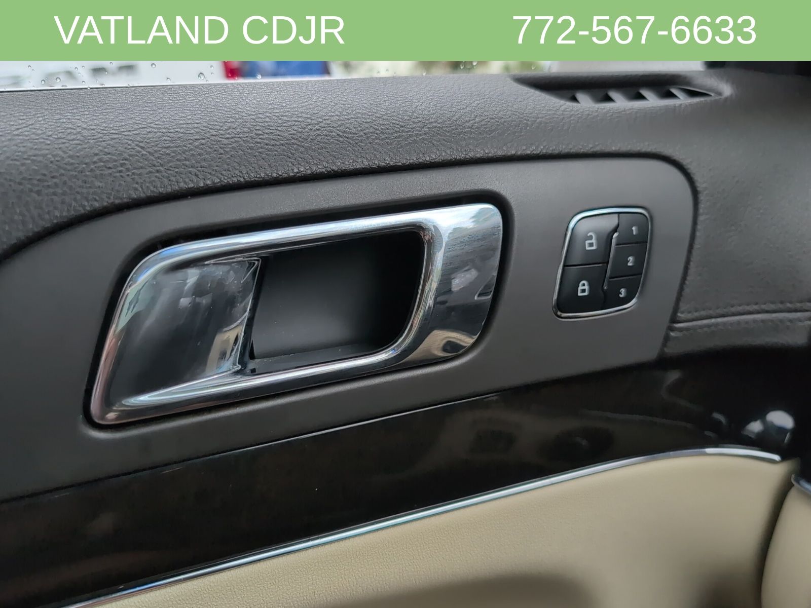 2016 Lincoln MKT EcoBoost photo 15