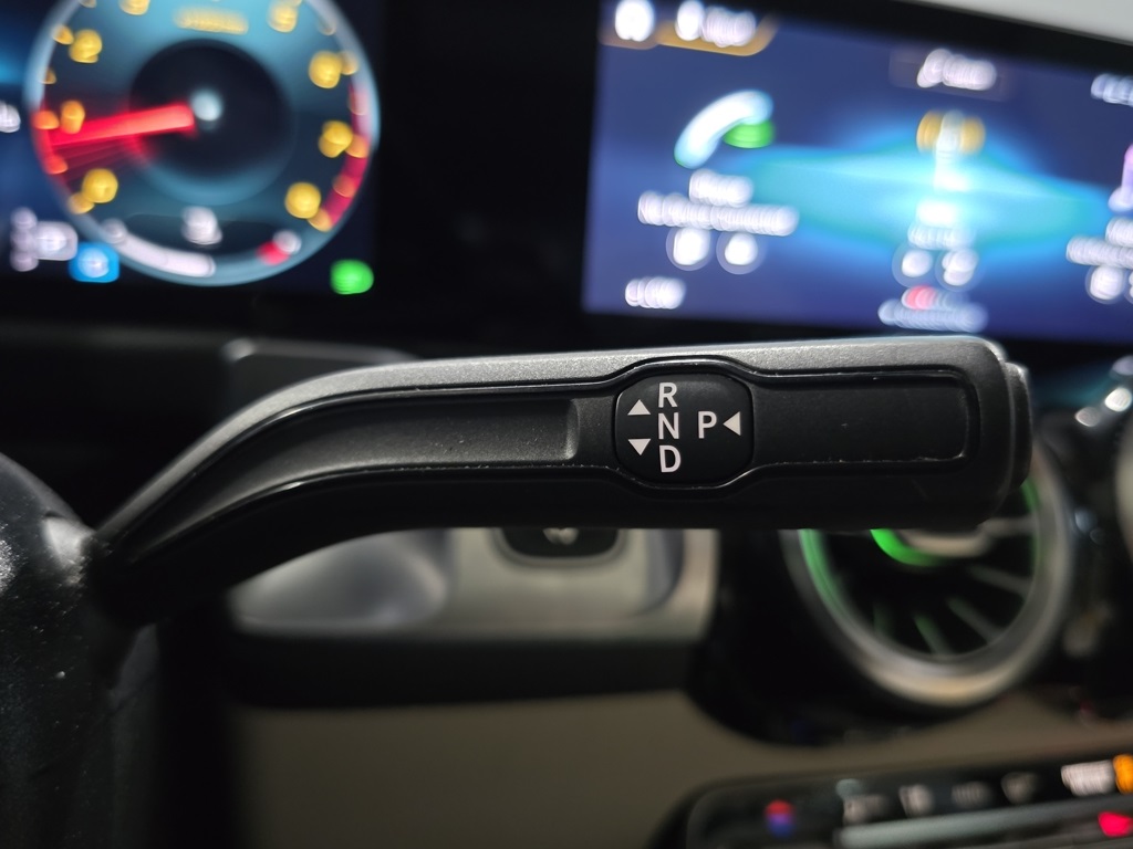2021 Mercedes Benz GLB 250 photo 19