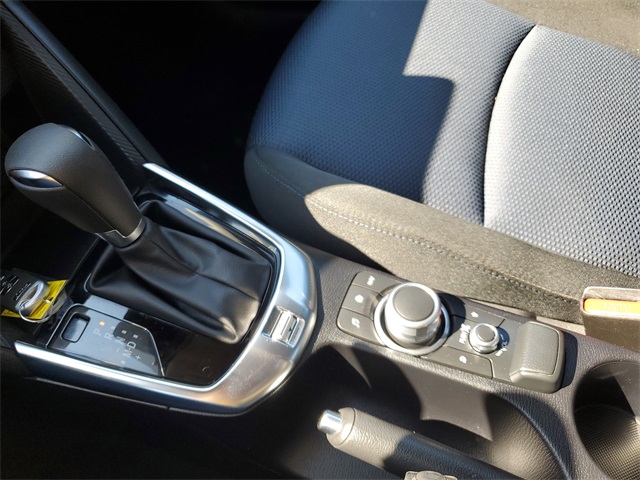 2020 Toyota Yaris LE photo 21