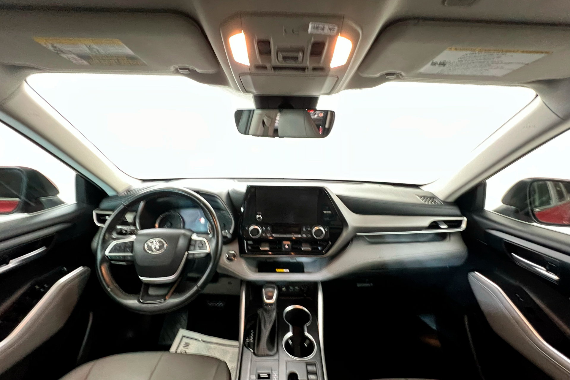 2023 Toyota Highlander XLE photo 9