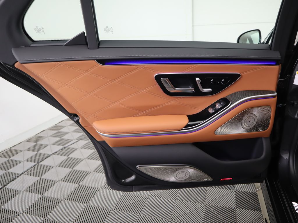 2026 Mercedes Benz S 63 e photo 27