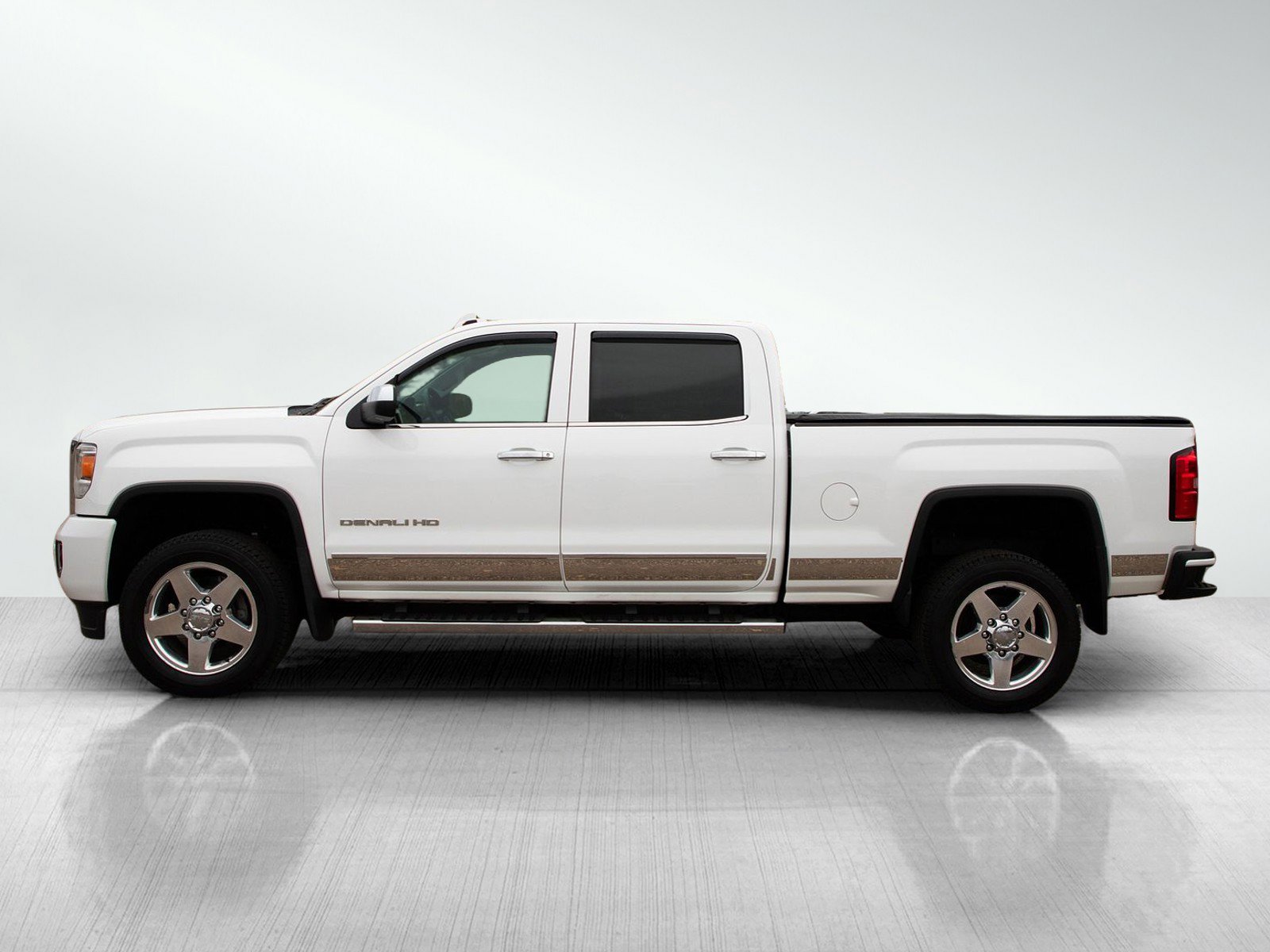 Used 2015 GMC Sierra 2500 Denali HD Denali with VIN 1GT120EG4FF550683 for sale in Burnsville, Minnesota