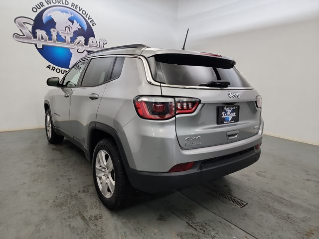2022 Jeep Compass Latitude photo 4