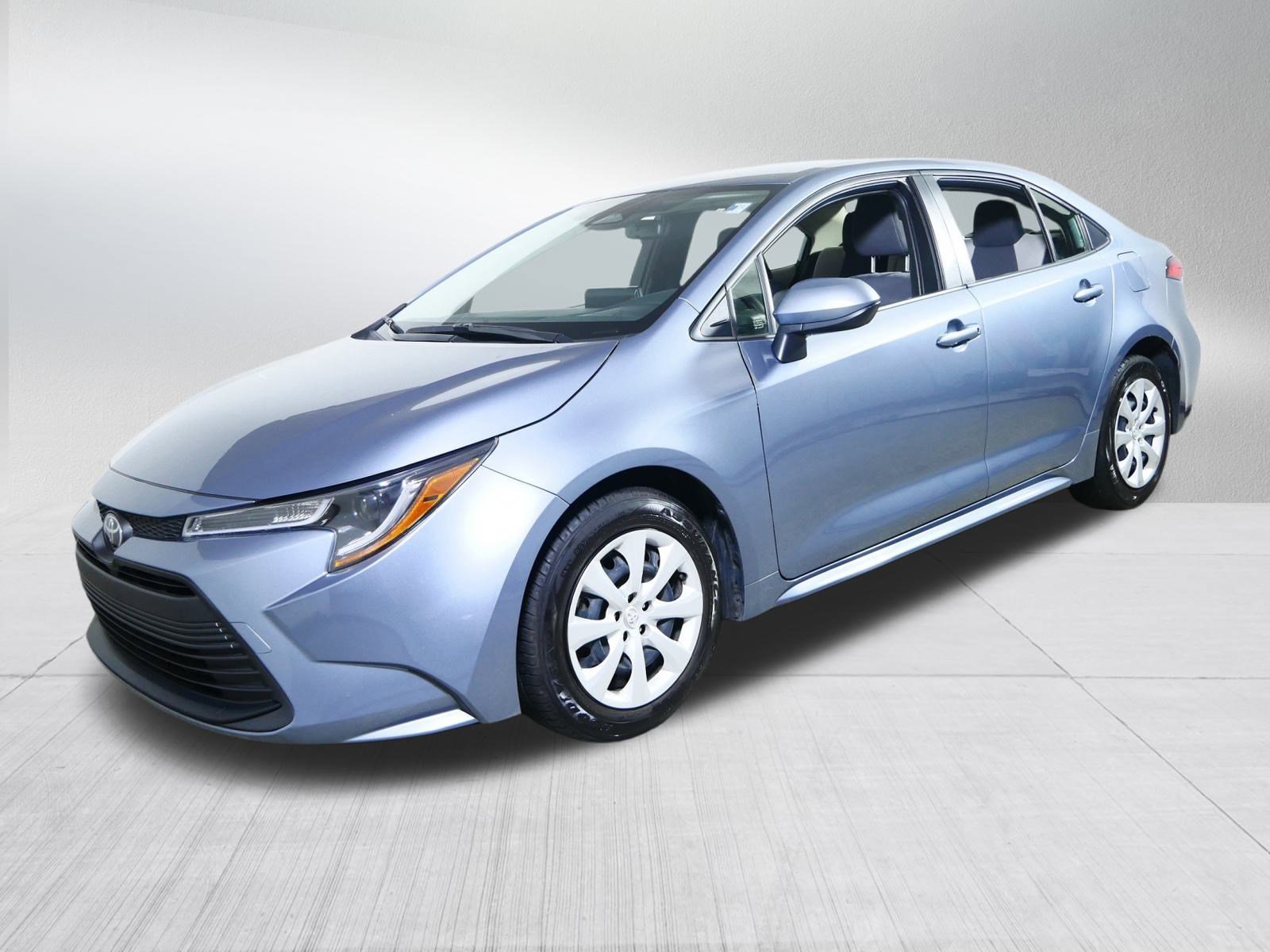 2023 Toyota Corolla LE photo 3