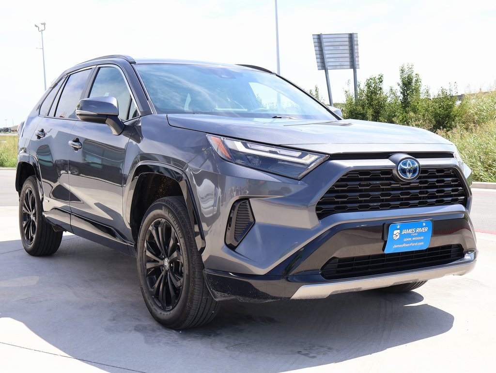 2024 Toyota RAV4 Hybrid SE photo 6