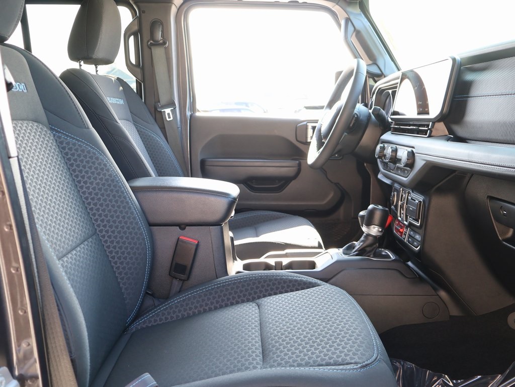 2024 Jeep Wrangler Rubicon 4xe photo 9