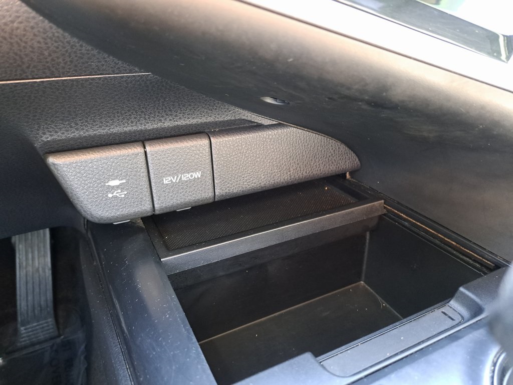 2018 Toyota Camry LE photo 17