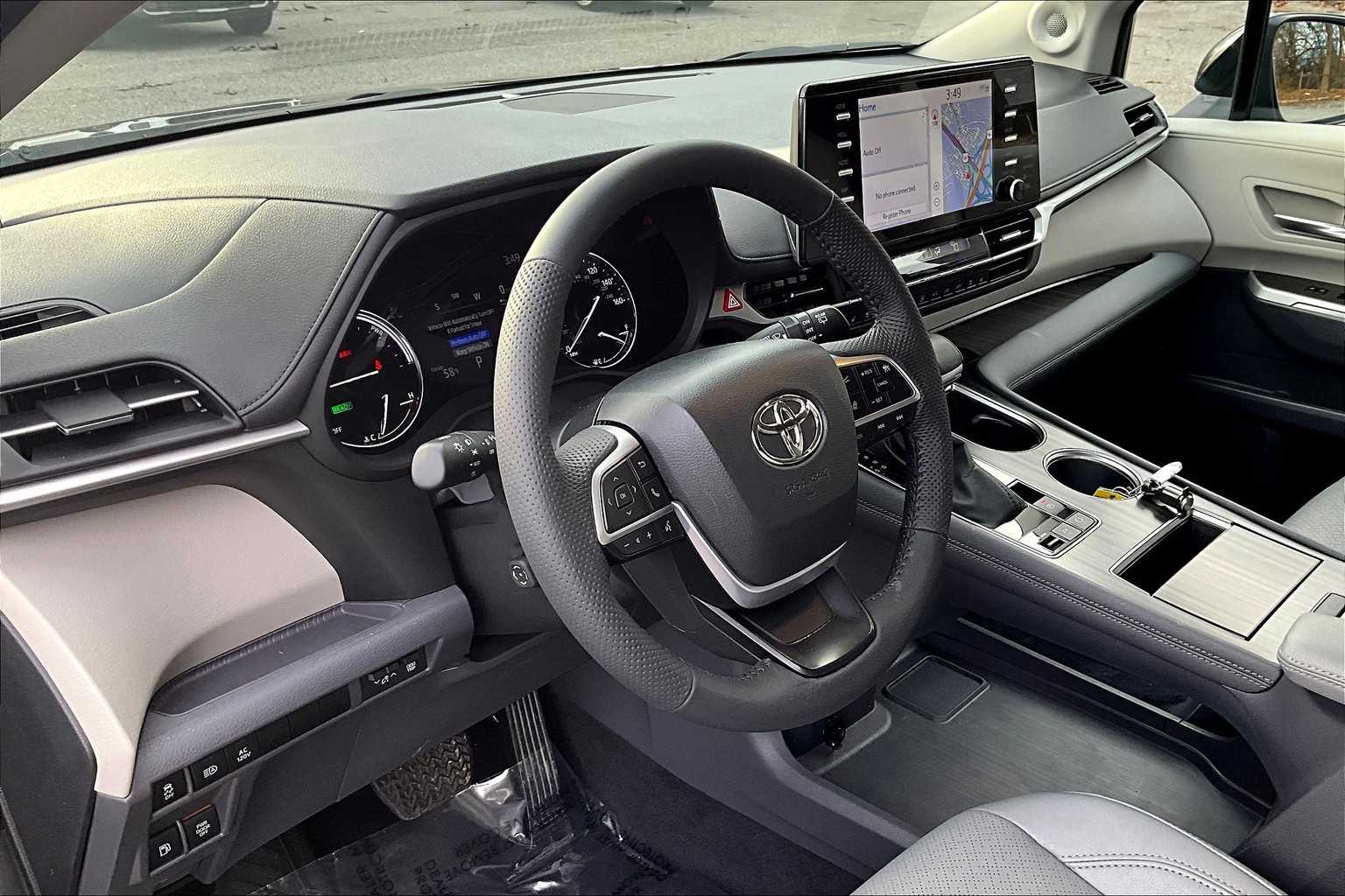 2024 Toyota Sienna Limited photo 16