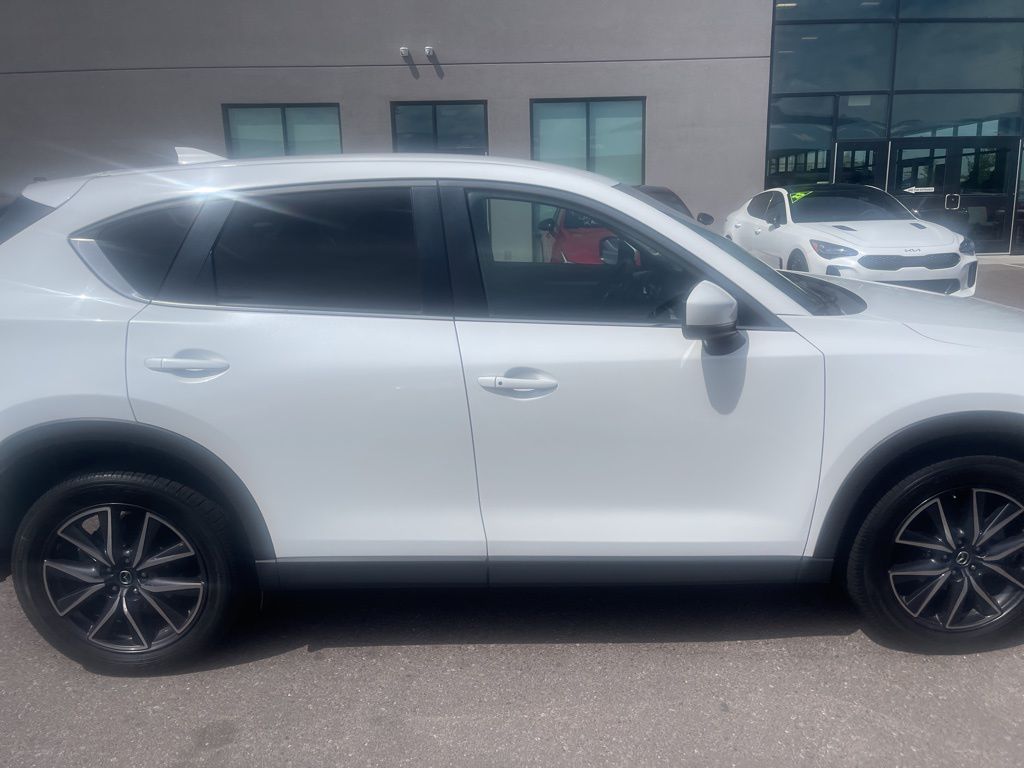 2018 Mazda CX-5 Touring photo 4
