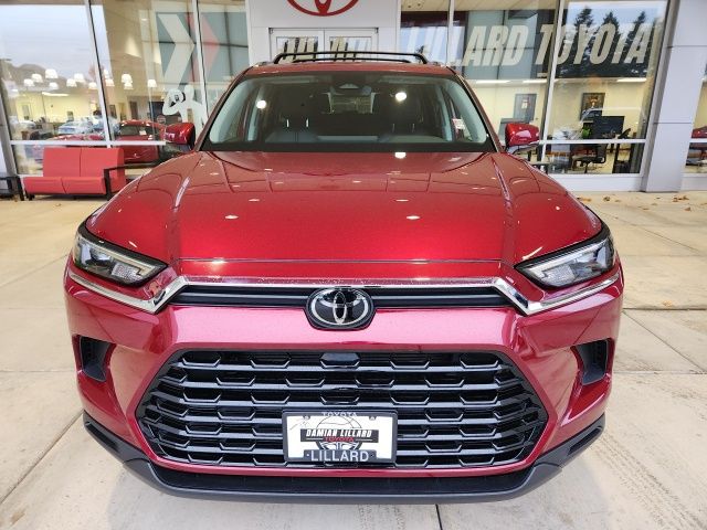 2024 Toyota Grand Highlander XLE photo 2