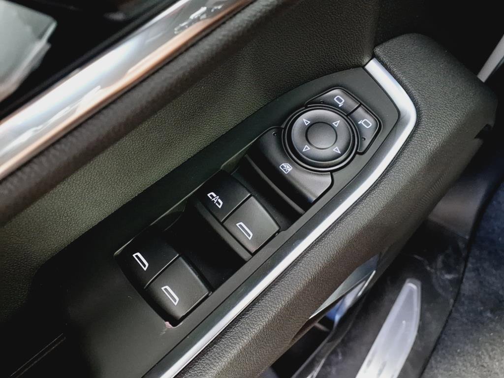 2025 Chevrolet Silverado 1500 LT photo 14
