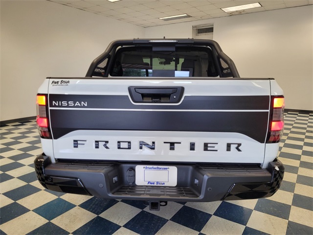 2024 Nissan Frontier SV Crew Cab photo 9
