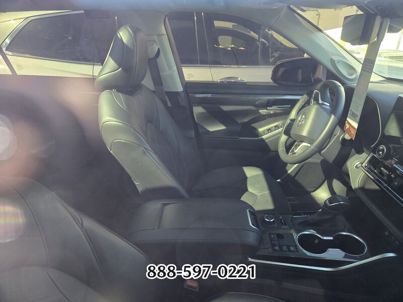 2025 Toyota Highlander Platinum photo 2