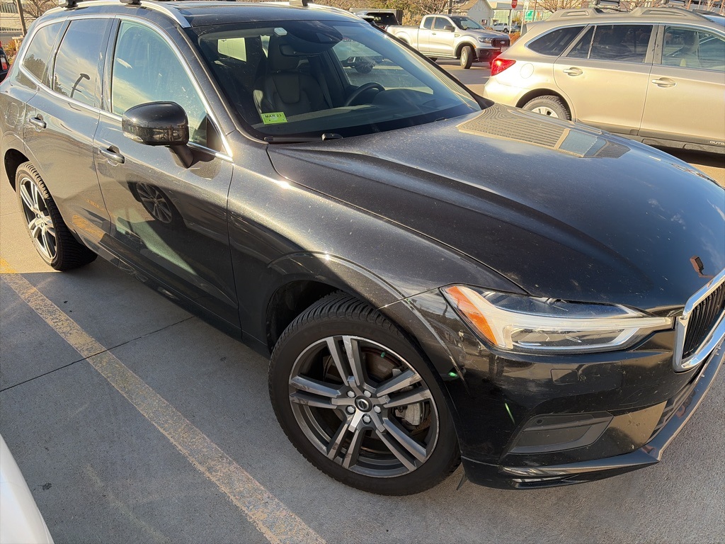 2020 Volvo XC60 T6 Momentum photo 2