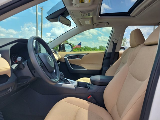2019 Toyota RAV4 XLE photo 15