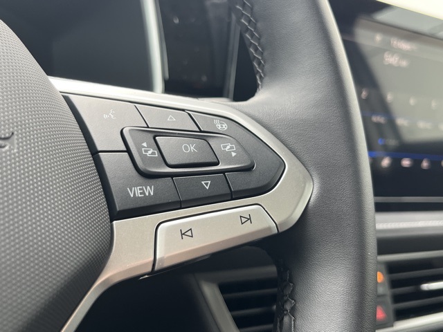 2025 Volkswagen Taos SE photo 30