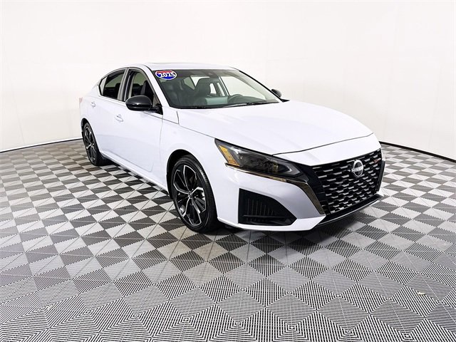 2025 Nissan Altima SR