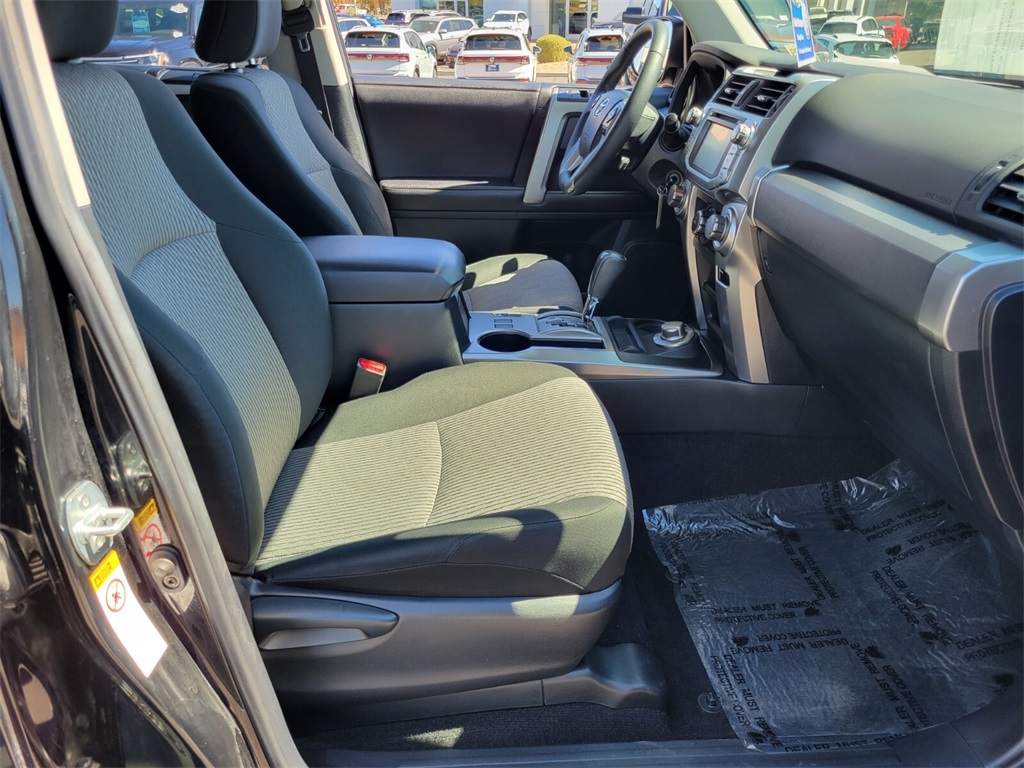 2019 Toyota 4Runner SR5 photo 14