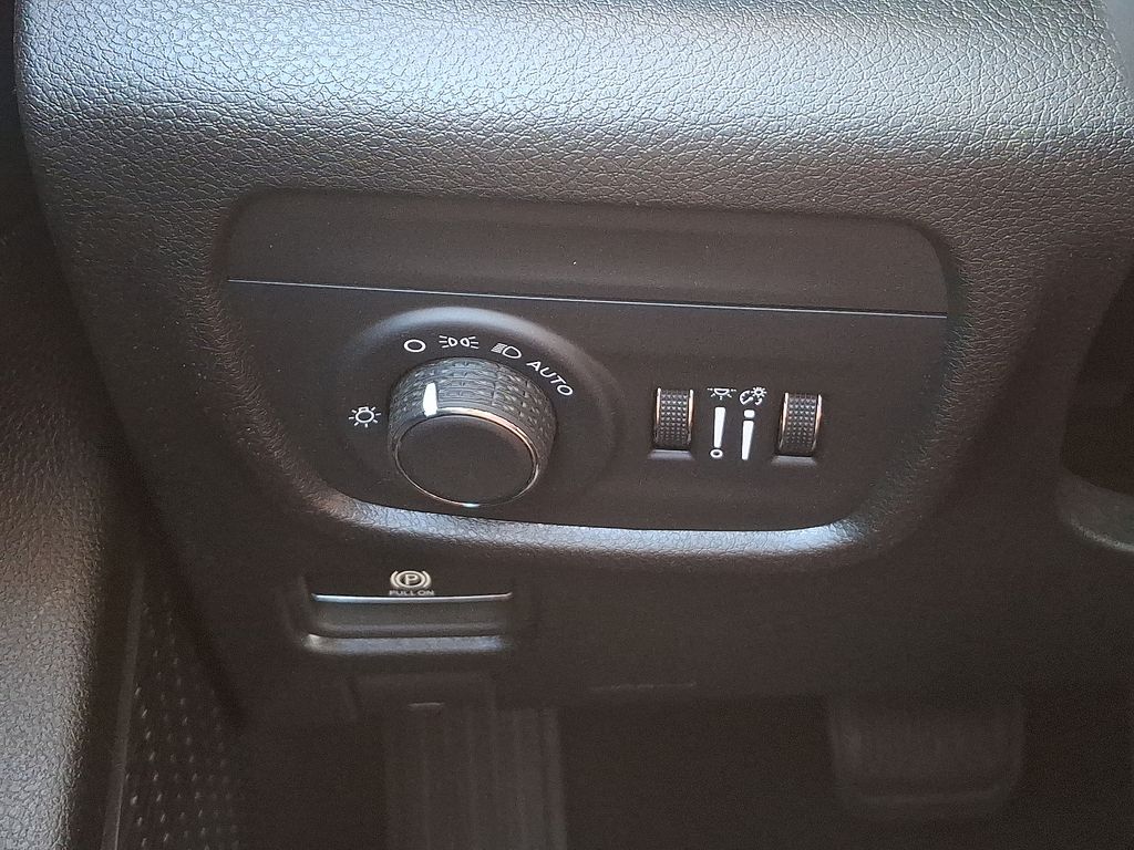 2024 Jeep Grand Cherokee Altitude photo 21