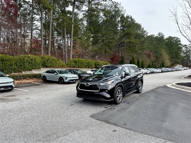 2023 Toyota Highlander XLE photo 4