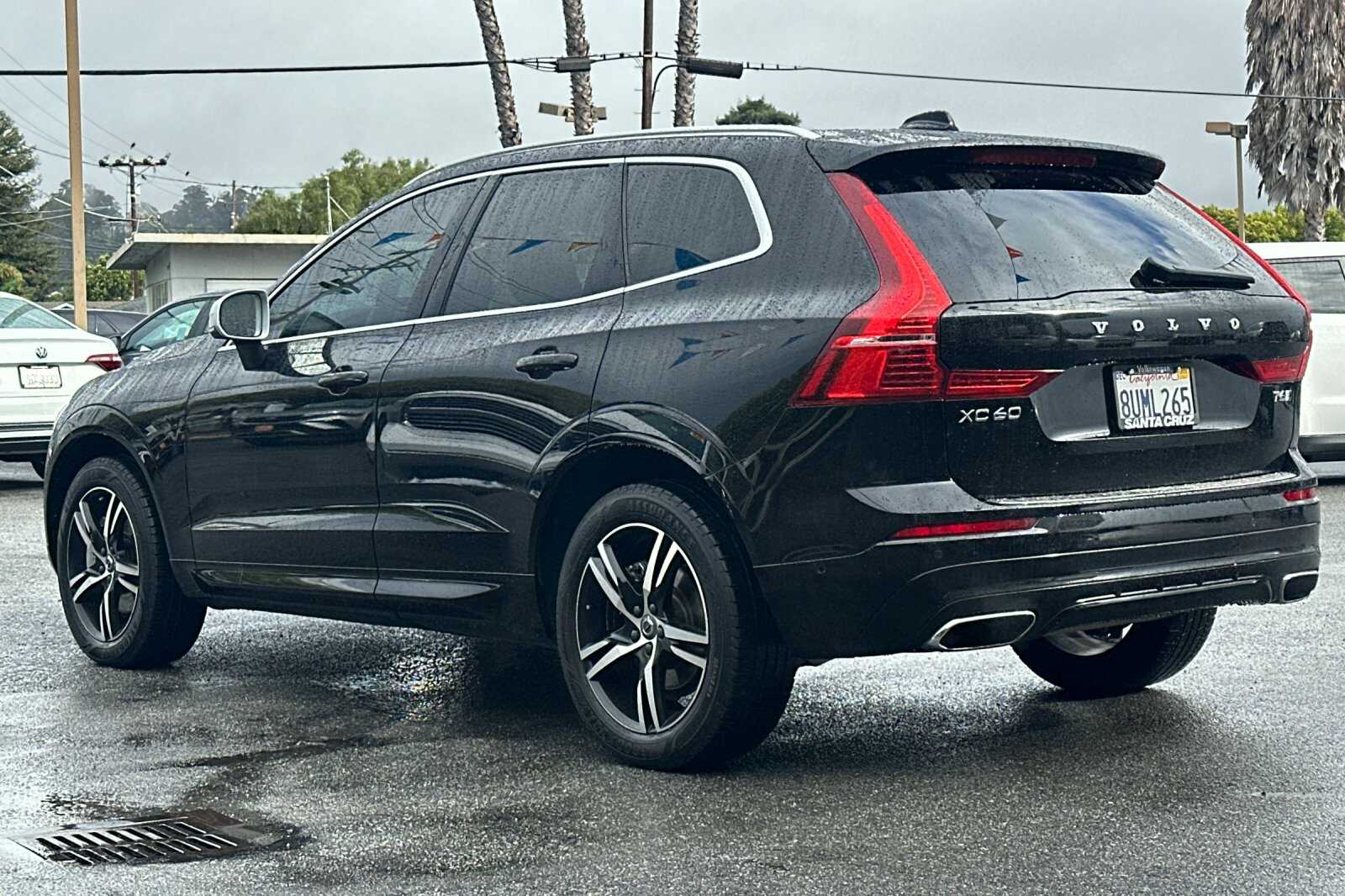 2018 Volvo XC60 T6 R-Design photo 6