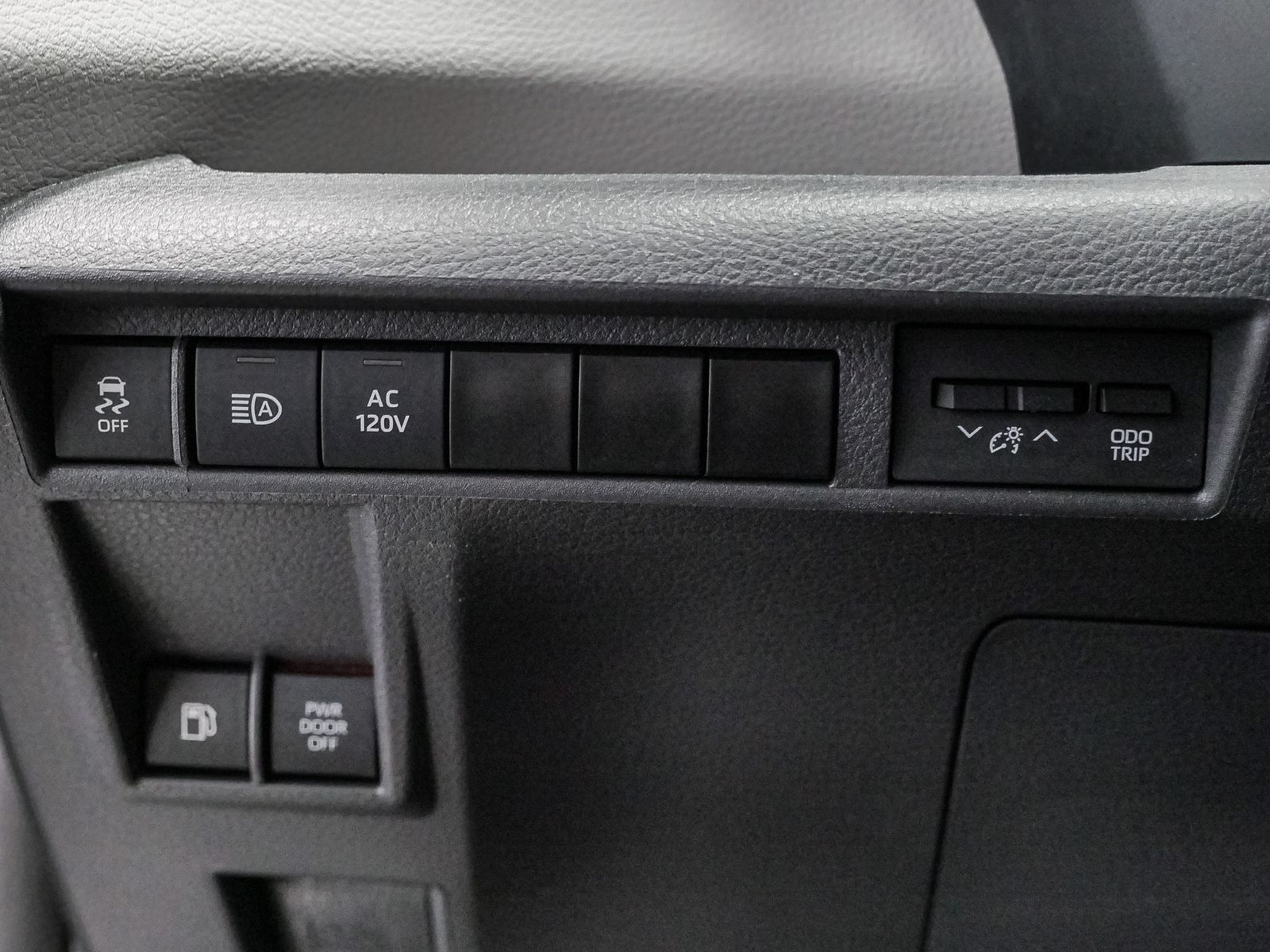 2024 Toyota Sienna XLE photo 30