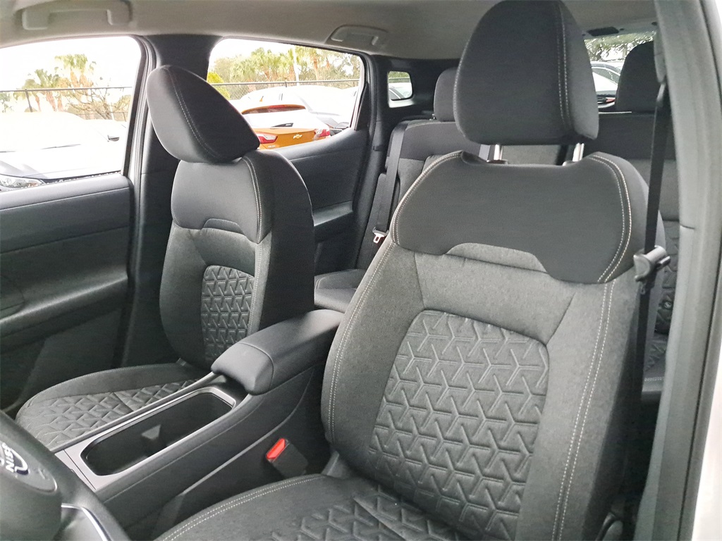 2026 Nissan Kicks SV photo 19