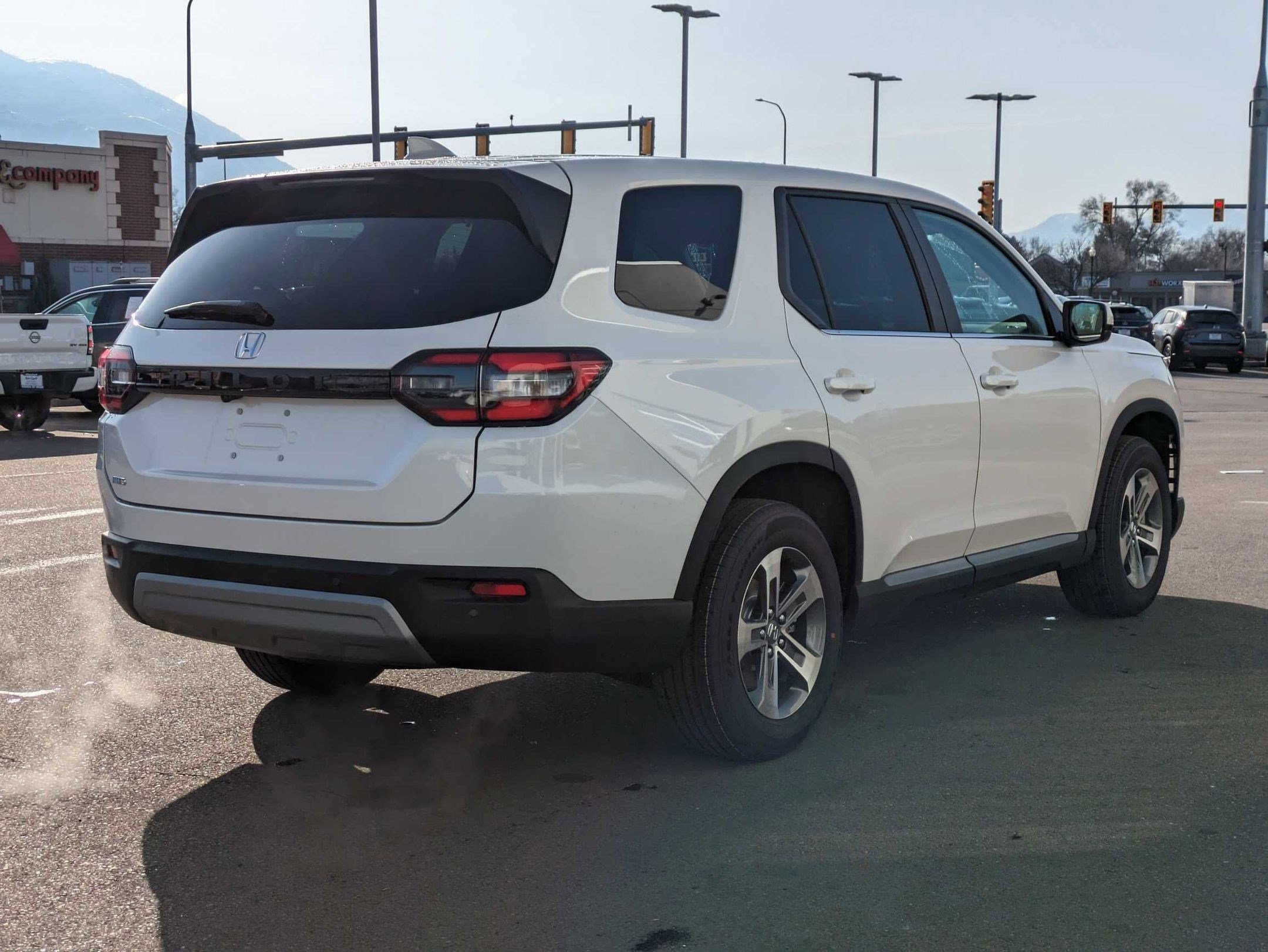 2025 Honda Pilot EX-L photo 2