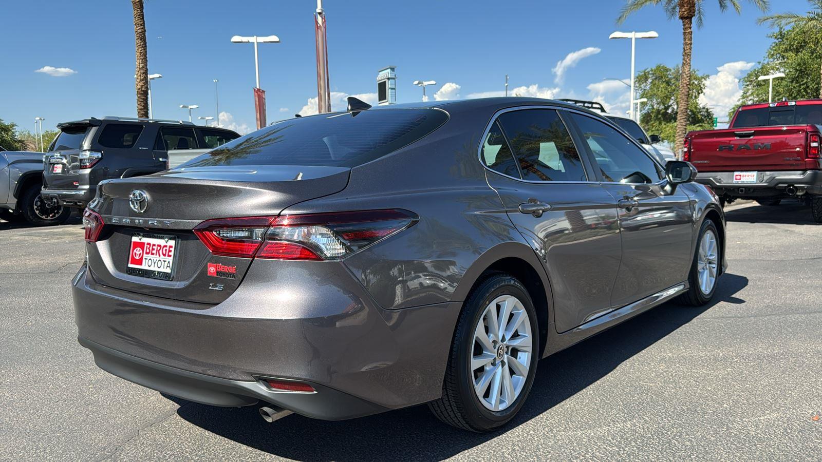 2021 Toyota Camry LE photo 7