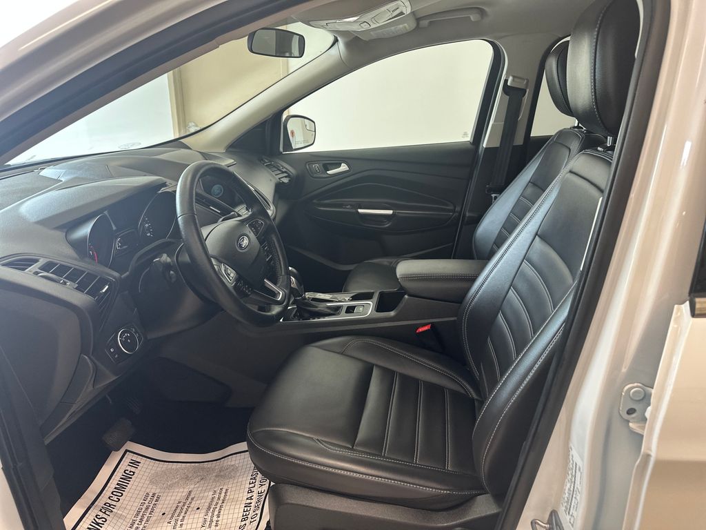 2019 Ford Escape SEL photo 11